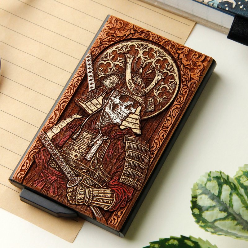 落櫻武士 - 雷射鵰刻 + 手繪木質卡夾 - 卡片套/卡片盒 - 木頭 咖啡色