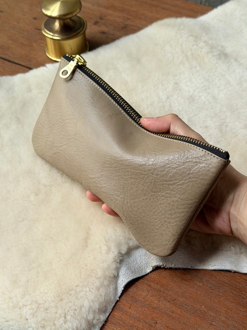 大容量鈔票包 卡其灰 I 鉛筆袋 收納包 出國外幣收納 - 錢包/皮夾/長短夾 - 真皮 卡其色