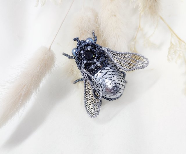 ジュエリー刺繡三次元クリスタル昆虫ブローチ-アイアングレーかわいい