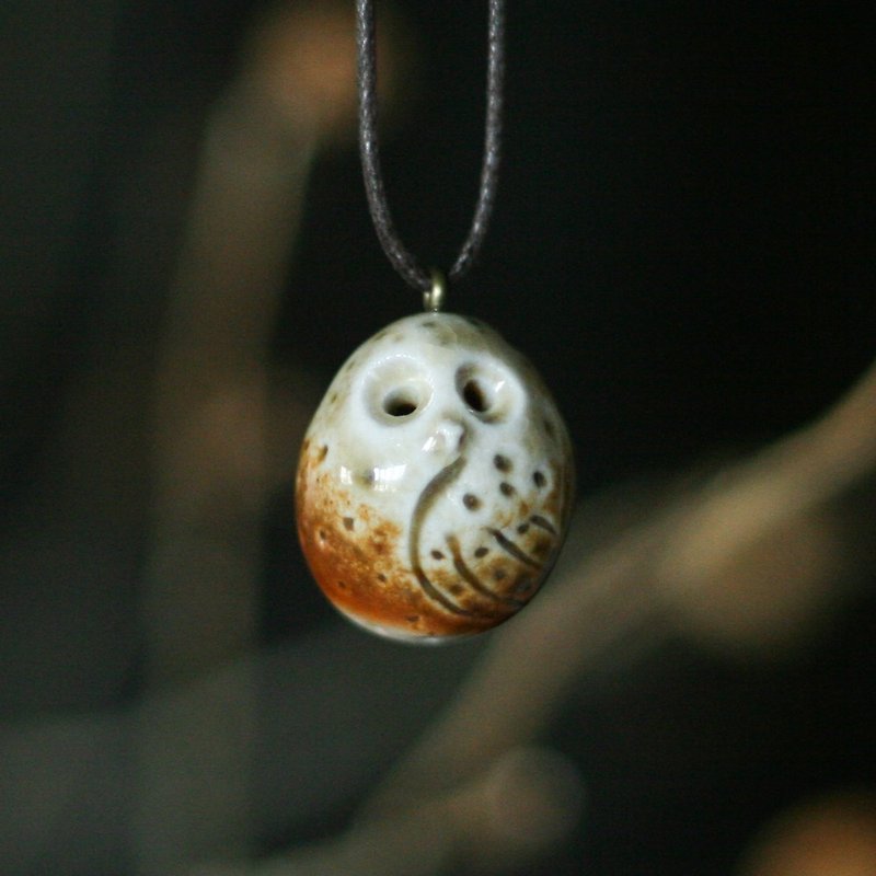 Firewood Pottery Essential Oil Necklace Round Side Owl