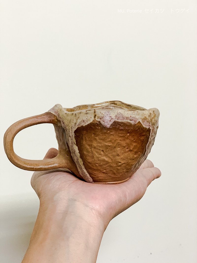 Super crazy hand-picked ancient single-ear mug
