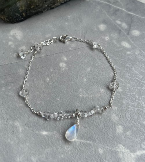 Ariel crystal艾莉兒手作*//飾品吊飾/水晶飾品/永生花 最佳治癒水晶/赫基蒙閃靈鑽/月光石藍光水滴水晶S925純銀手鍊