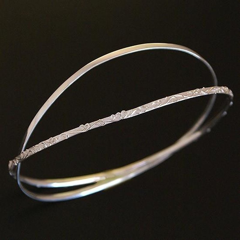 Two branches bangle of arabesque × mirror finish 【free shipping】 2 sets of bracelet polished like arabesque and mirror - Bracelets - Other Metals Silver