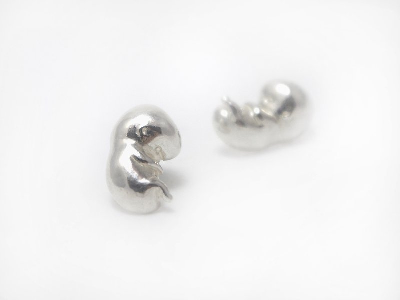 生命奧妙。好孕寶寶胚胎耳環。925純銀。sterling silver - 耳環/耳夾 - 純銀 銀色