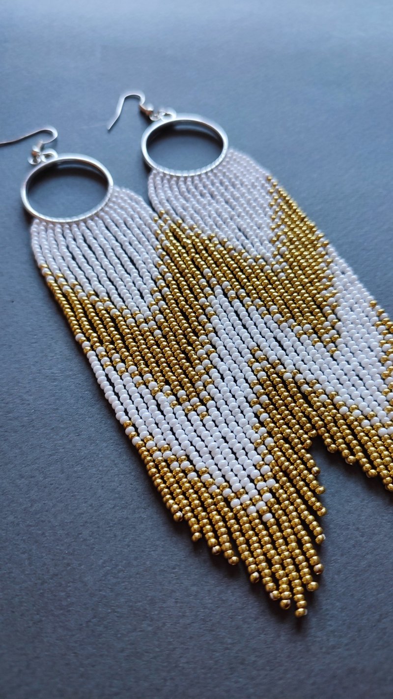 長款手工製作白金珠耳環閃亮吊墜耳環女士尺寸 3*18cm - 耳環/耳夾/耳骨夾 - 玻璃 金色