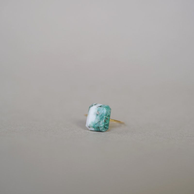 One-of-a-kind K10YG natural stone ring [Fuchsite with Magnesite] - General Rings - Stone Green