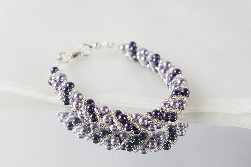 Gray and black twisty swarovski bracelet, 7.5 inches and 2 inches chain - 手鍊/手鐲 - 珍珠 灰色