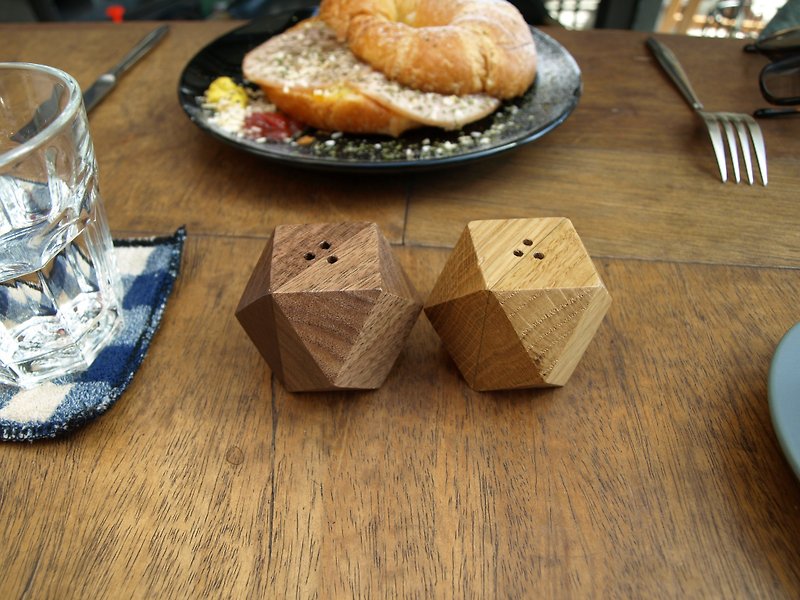 Unic log geometric shape seasoning jar - Food Storage - Wood Brown