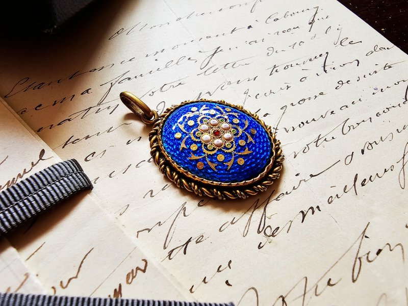 Bressans emaux blue antique pendant【French antique jewelry】 - สร้อยคอ - วัตถุเคลือบ สีน้ำเงิน