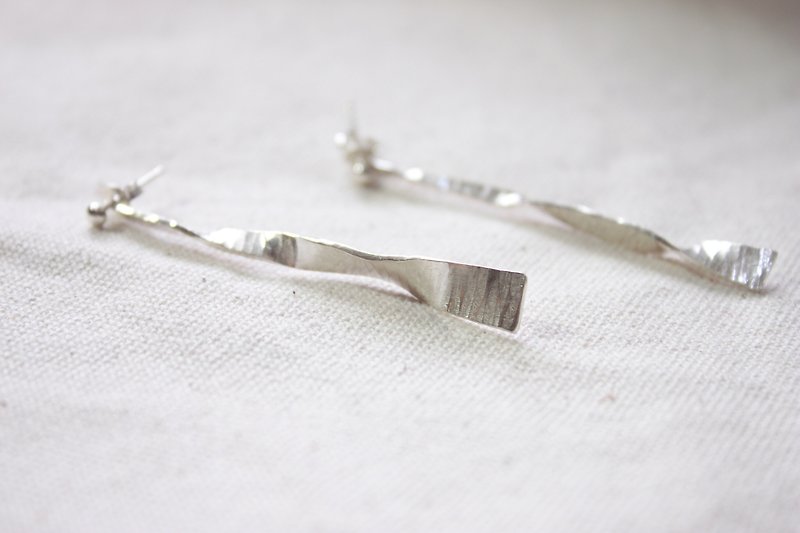 Sterling Silver Earrings & Clip-ons Silver - [Dead branches] Sterling silver earrings, ear hooks/clip-on designer hand-made products