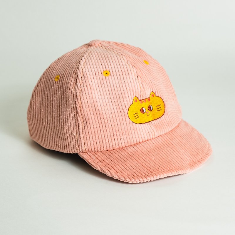 Embroidered Corduroy Baseball Cap / Cat And Fish - หมวก - ผ้าฝ้าย/ผ้าลินิน สึชมพู