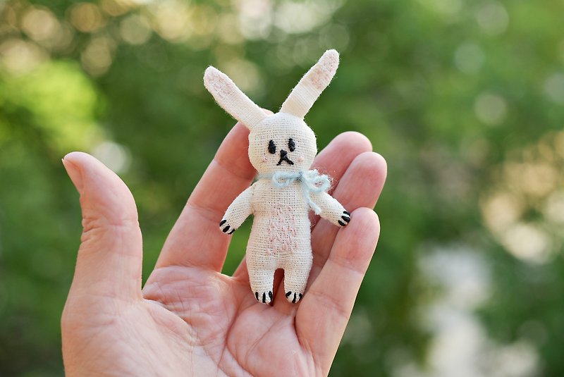 Linen Brooches White - 兔子胸针 Brooch Rabbit. Handmade pin Animal. White bunny. Linen Brooch.