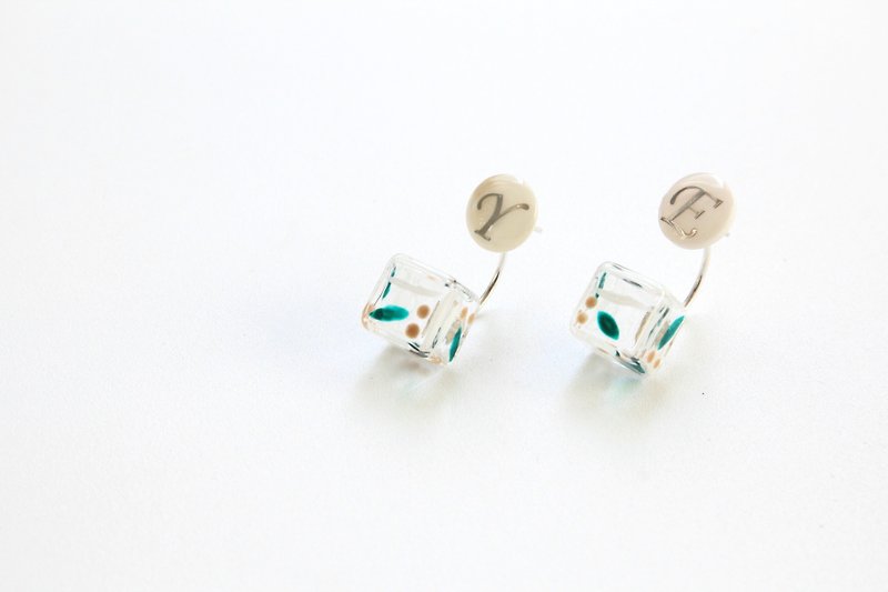 方糖骰 字母S925耳釘 配 白金葉 小號彩繪方塊玻璃耳塞 - 耳環/耳夾 - 玻璃 藍色