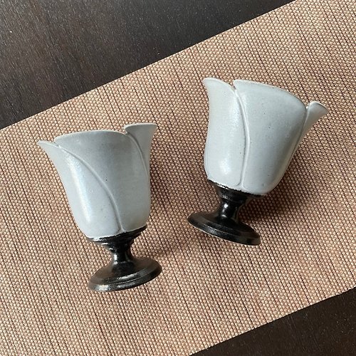 這一窯 Huiaio Studio 霧白系列－螺旋花型陶瓷高腳杯