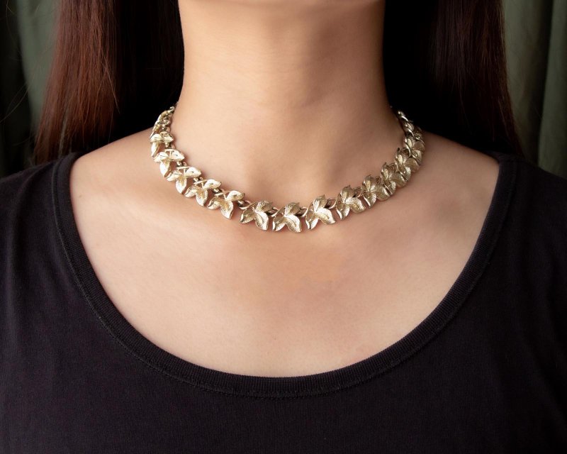Other Metals Collar Necklaces Gold - American Coro brand antique pale golden trillium shape clavicle chain choker necklace