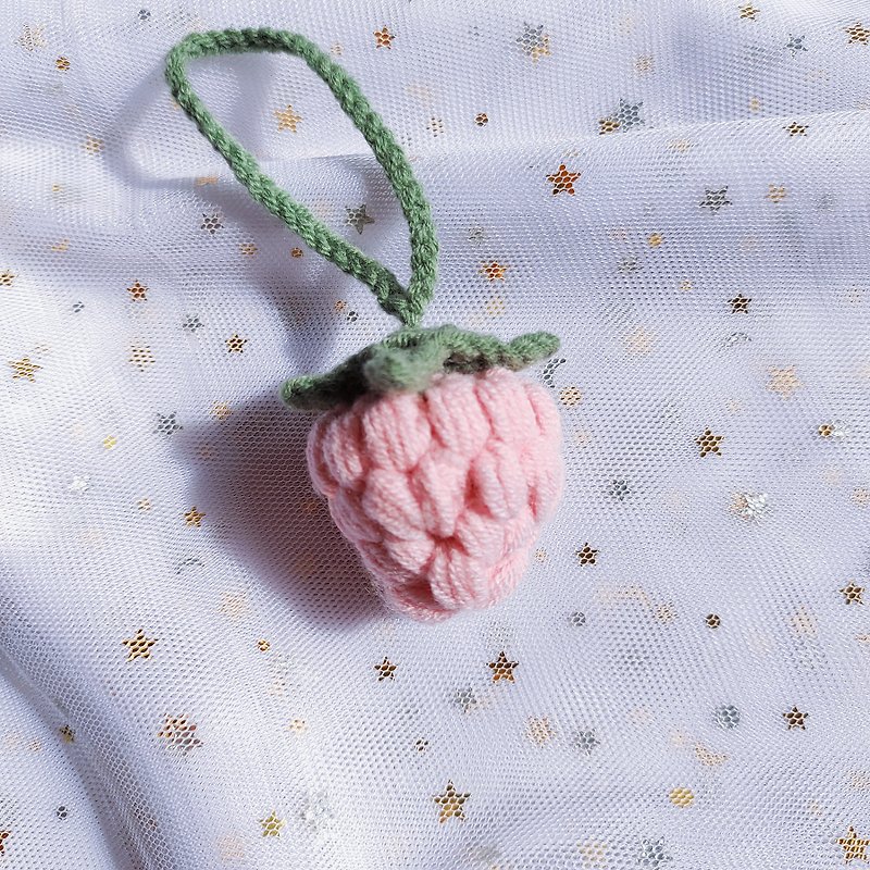 可愛手工鈎織草莓背包挂飾冬日穿搭裝飾品手帳裝飾鈎織吊飾 - 吊飾 - 棉．麻 