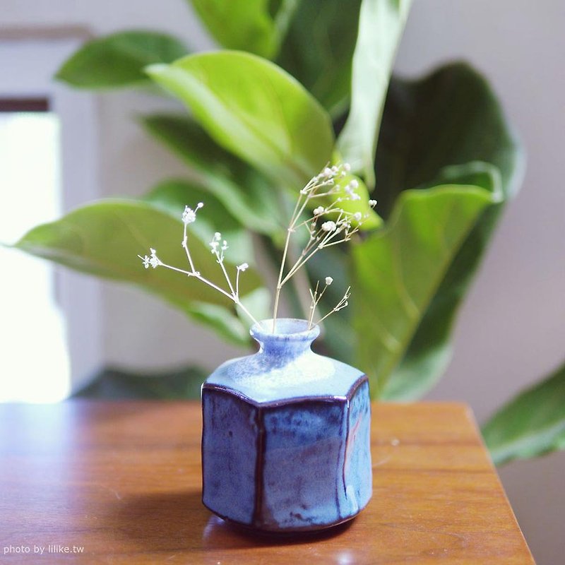 Pottery Pottery & Ceramics Blue - Mino-yaki Hongshan Kiln Blue Sea Wave Hexagonal Small Flower Vessel