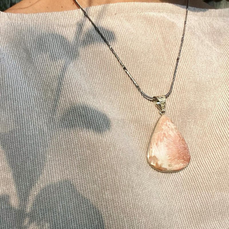 Gemstone Necklaces Pink - 【Lost and find】Pink Gypsum Cherry Blossom Necklace ET02