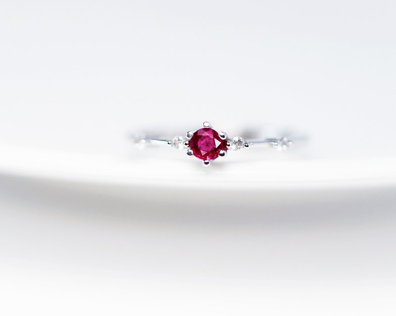 極細-紅寶石純銀鍍白金戒指-可調式FreeSize-7月誕生石Ruby - 戒指 - 半寶石 紅色