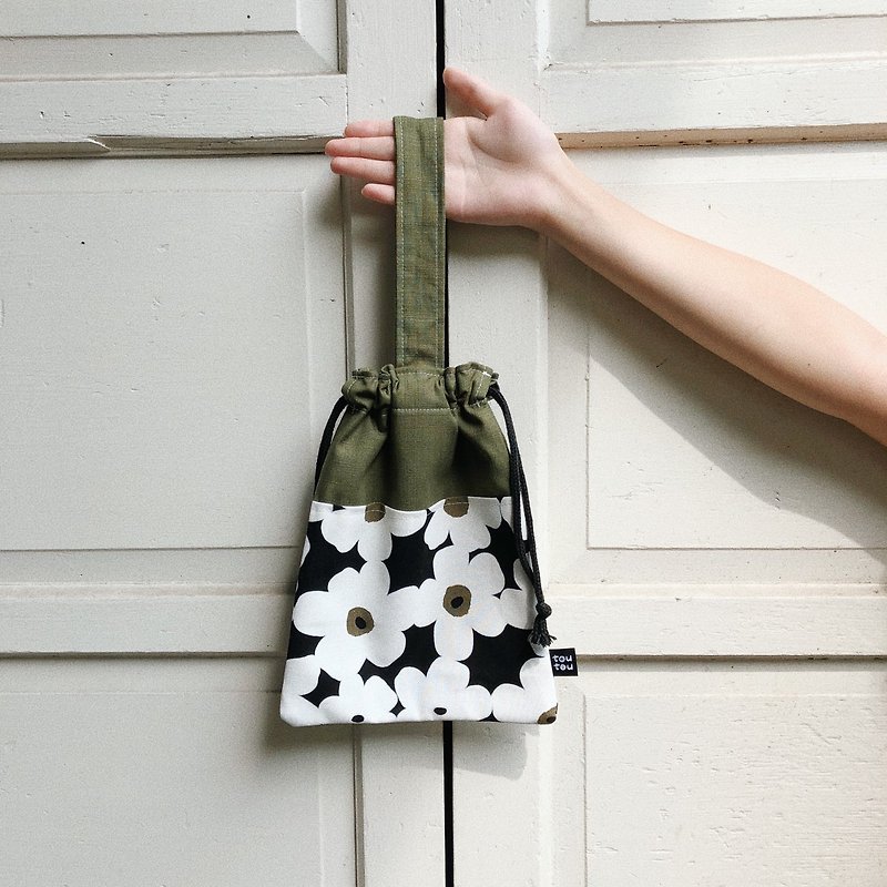 Bundle tote / green poppies - กระเป๋าถือ - ผ้าฝ้าย/ผ้าลินิน สีเขียว