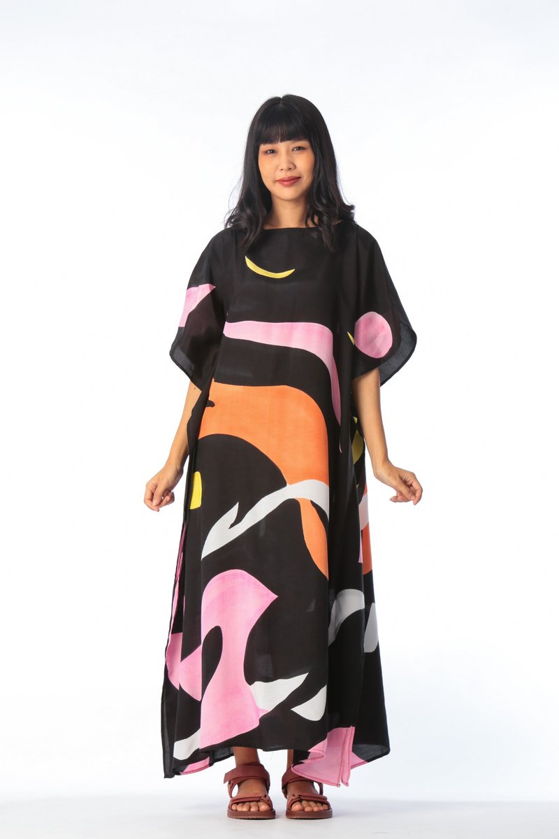 Hand Painted Cotton Silk Kaftan for Summer Resort Vacation Free Size - 洋裝/連身裙 - 棉．麻 黑色