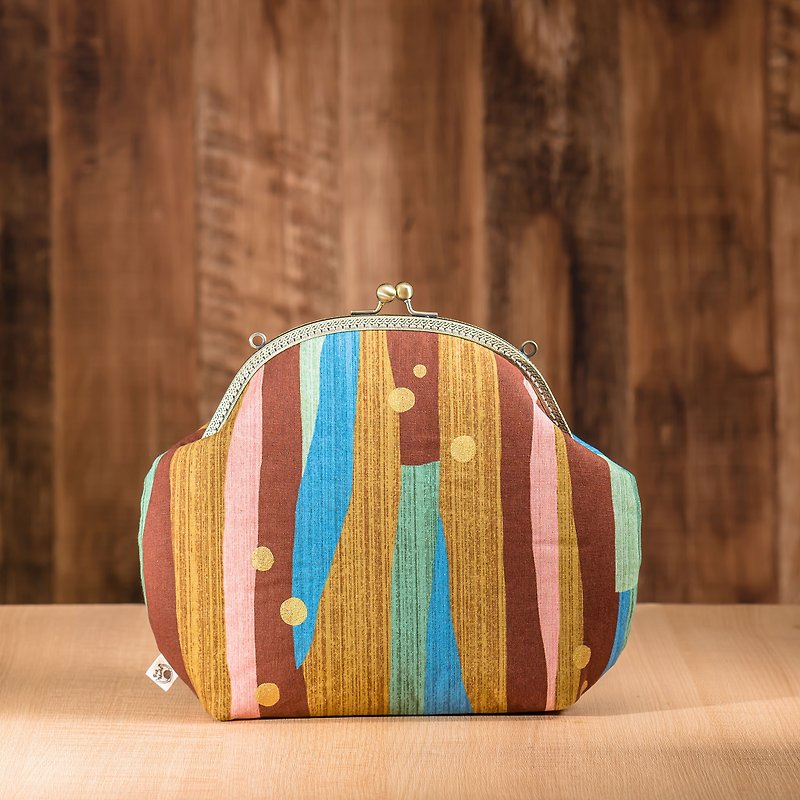[Straight wood grain bag-dark color] retro metal mouth gold bag#包包#快乐#肩包#日系 - Messenger Bags & Sling Bags - Cotton & Hemp Brown