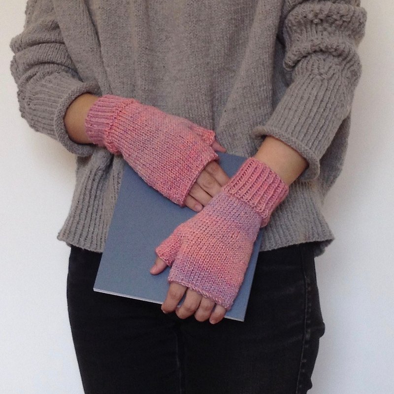 Xiao fabric - hand-woven woolen mittens - sweet - Gloves & Mittens - Wool Pink