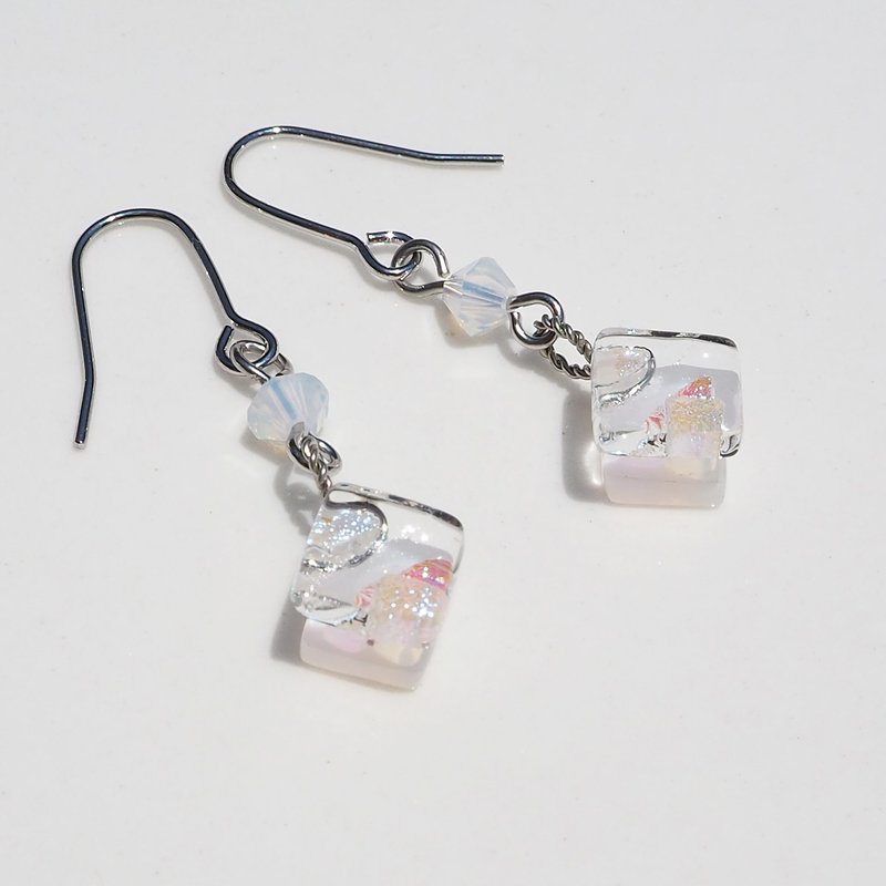 ６月誕生石ガラス(ムーンストーン)ピアス/イヤリング【長さ選べます】【金具選べます】【受注制作】 - 耳環/耳夾/耳骨夾 - 玻璃 白色