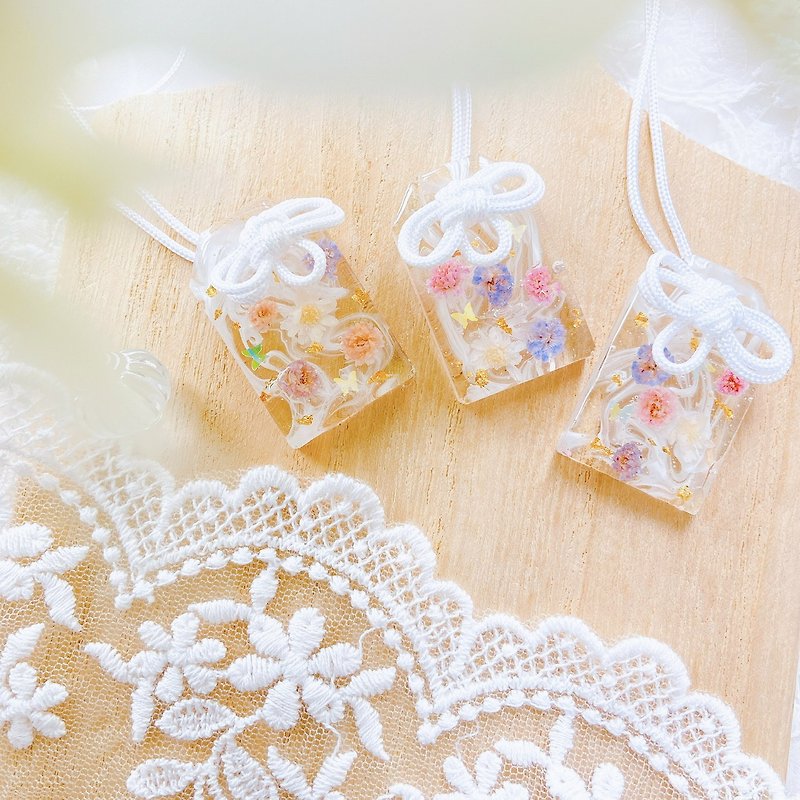 新鮮で透明な日本の花素材Yushou日本の手作りの祈りの女の子のギフトペンダント蝶 - チャーム - その他の素材 多色