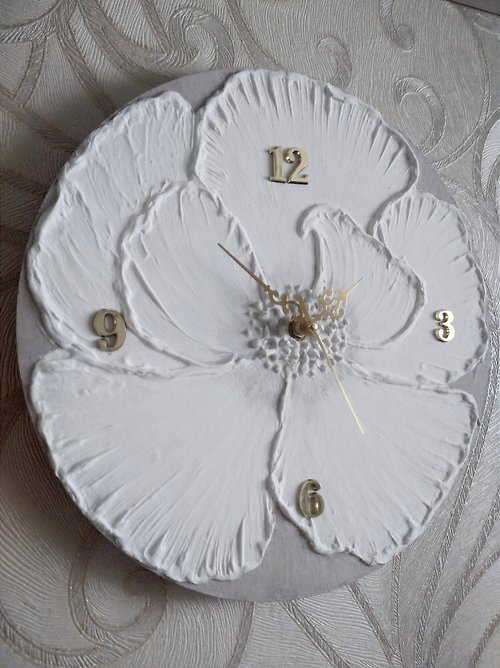 YourFloralDreams 掛鐘 Kids Wall Clock with white flower on gray background Silent wall clock Gift