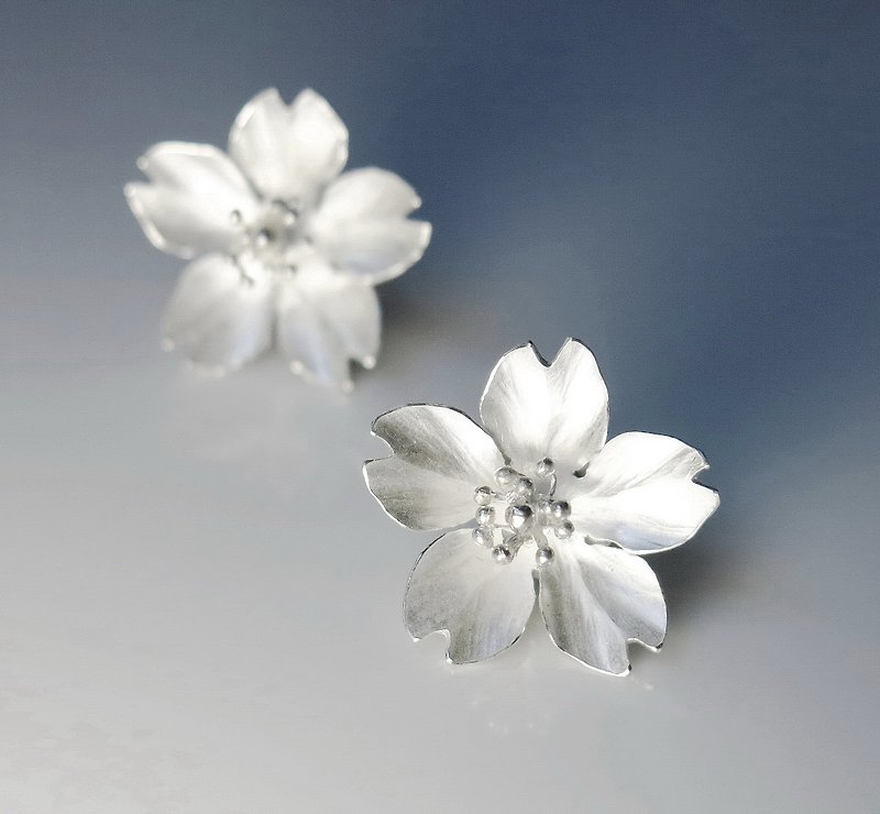 Season-Cherry Blossom-Sakura-Silver Earrings- single petals/ stud earrings