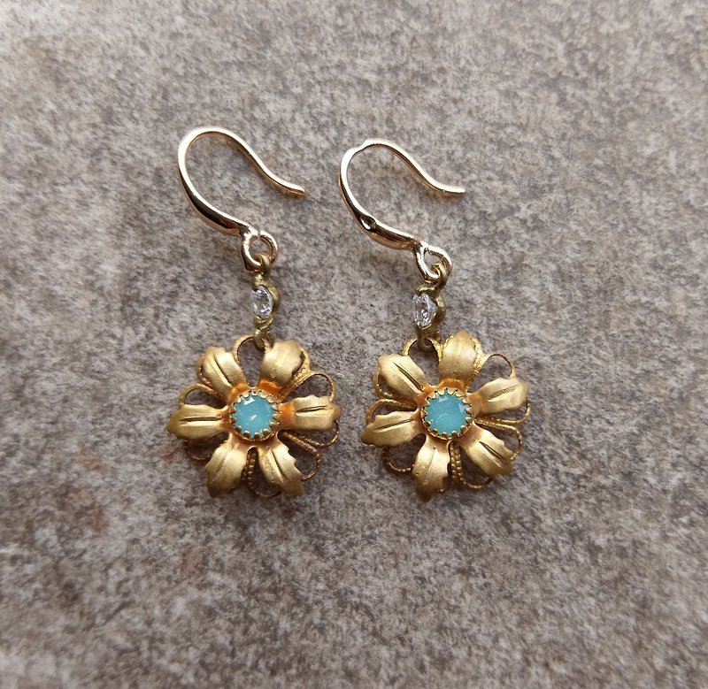 Vintage Swarovski Flower Earrings (turquoise) - Earrings & Clip-ons - Other Metals Transparent