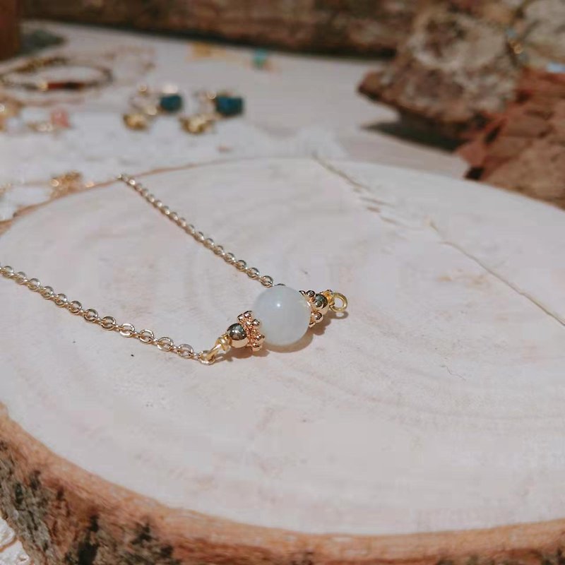[Moon] Moonstone Necklace/18K Gold Plated/Each with Blue Light/Customized Length