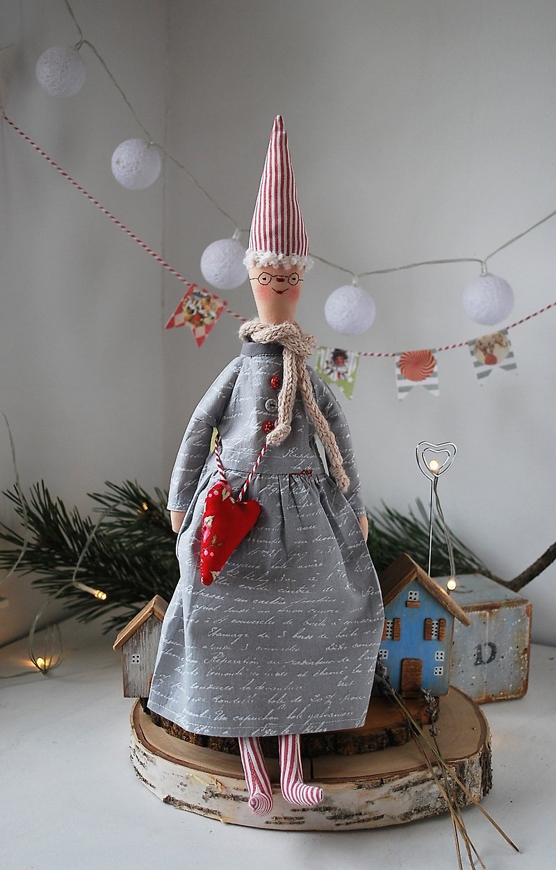 Tilda Doll Elf Santa แฮนด์เมด ตุ๊กตาคริสต์มาส ของตกแต่งบ้านสแกนดิเนเวีย - ตุ๊กตา - ผ้าฝ้าย/ผ้าลินิน หลากหลายสี