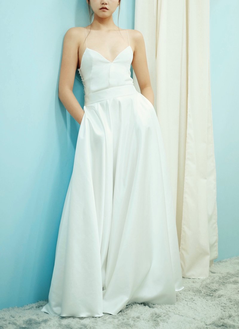 Love Philosophy Bridal simple two-piece wedding dress - sling low-cut tops and round table dress - ชุดเดรส - วัสดุอื่นๆ ขาว