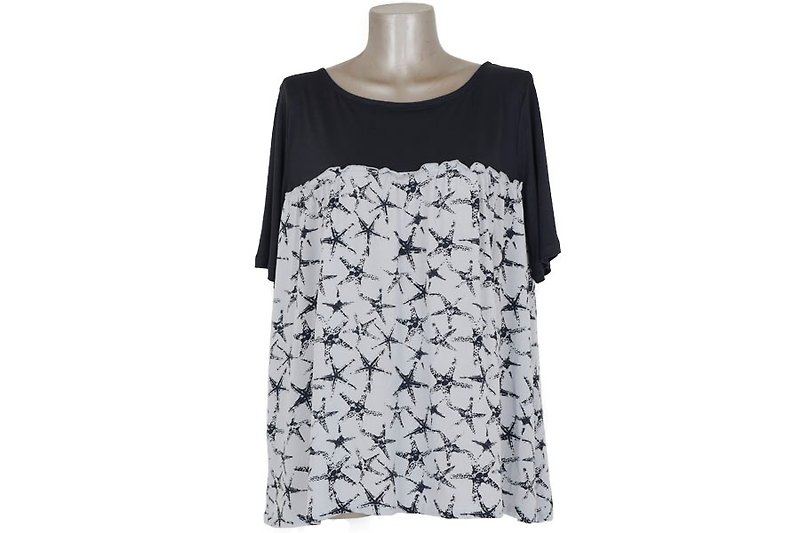 Starfish print cut & sew <gray black> - เสื้อผู้หญิง - วัสดุอื่นๆ สีดำ
