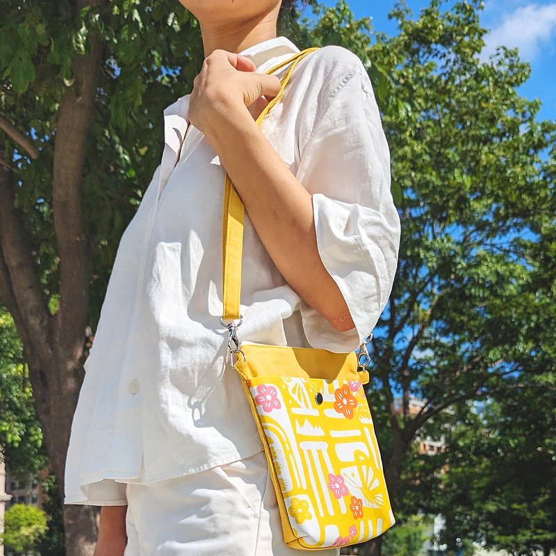 Lightweight side backpack-Tanaka Xiaohua-yellow bottom/crossbody bag/mobile phone bag/carry-on small bag - Messenger Bags & Sling Bags - Cotton & Hemp Orange