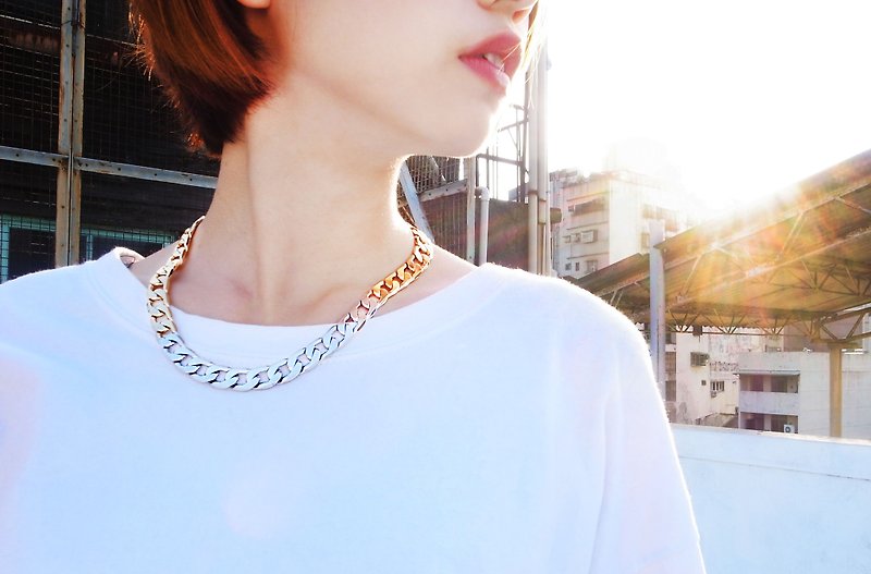 Round the shuttle to the Milky Way - Time and Space Double Color Necklace - สร้อยคอ - ทองแดงทองเหลือง สีทอง