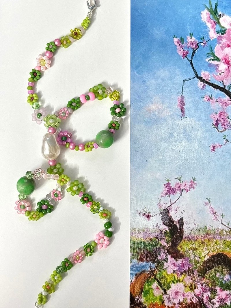 Beaded necklace contrast color flower necklace handmade necklace Japanese rice bead flower necklace - สร้อยคอ - แก้ว 