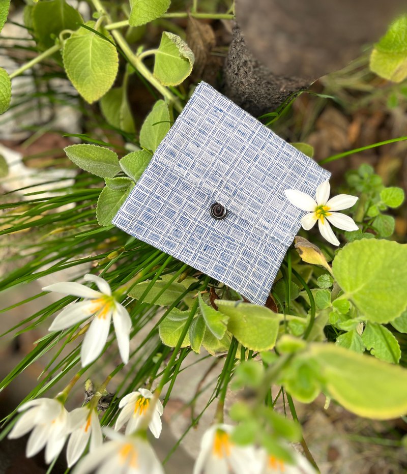 老布鈕扣袋/M巾袋 - 化妝包/收納袋 - 棉．麻 