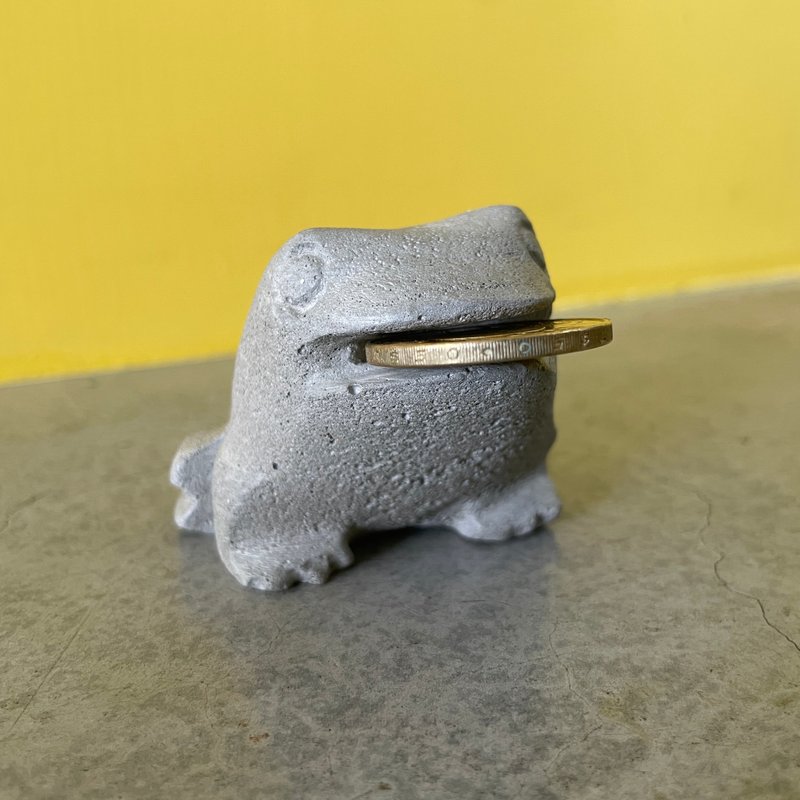 咬錢蛙蛙 - 擺飾/家飾品 - 水泥 灰色