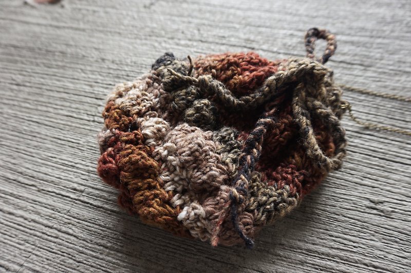 Handmade Crochet Yarn Bag - กระเป๋าแมสเซนเจอร์ - เส้นใยสังเคราะห์ สีนำ้ตาล