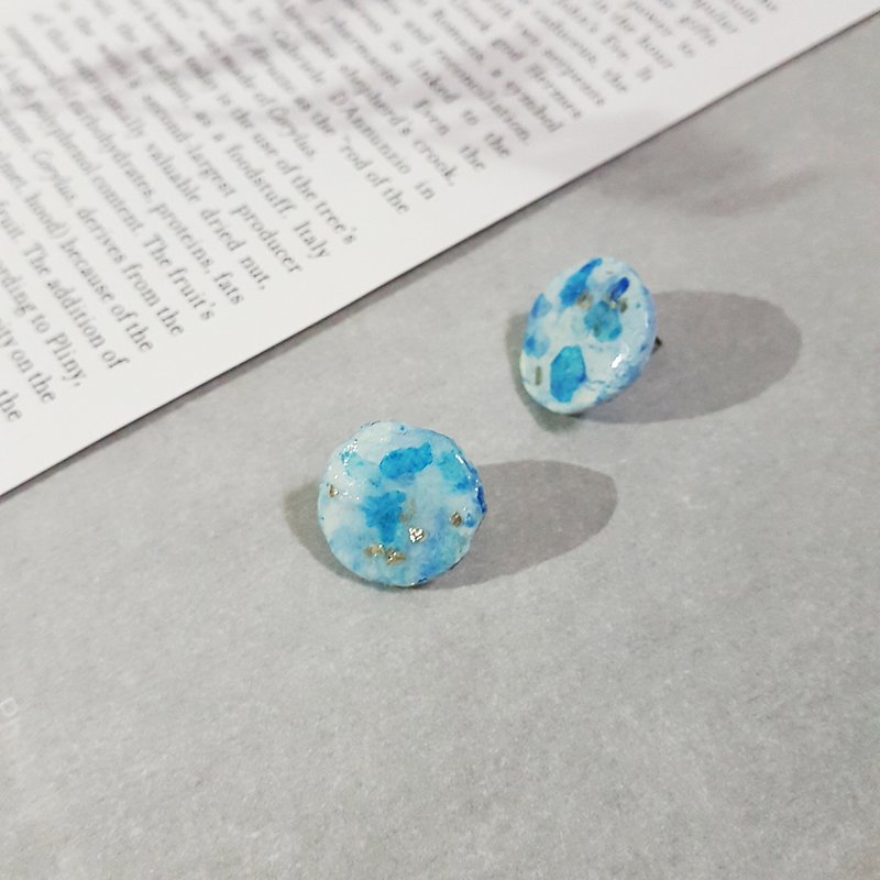 Mermaid Tears Ocean Blue Round Earrings / On-Ear Ear Pins (Can be changed to Clip-On clip type) - ต่างหู - ดินเหนียว สีน้ำเงิน