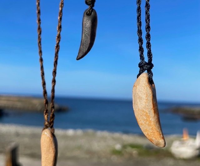 釉薬ネックレス【牙】 - ショップ tamek-handmade ネックレス - Pinkoi