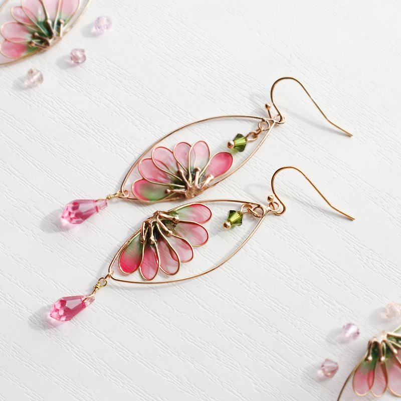 Flower lover earring Khaki waiting for spring - Earrings & Clip-ons - Other Materials Green