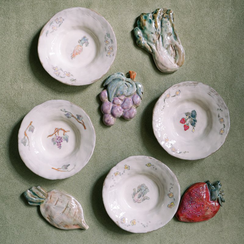 陶瓷 豆皿筷架組合 彩繪時令蔬果 | 冬季 Small Ceramic Dish - 盤子/餐盤/盤架 - 陶 多色