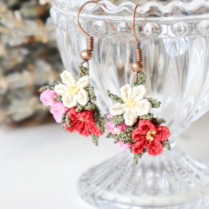PREMIUM Lace 耳環【花束】天竺葵紅 - 耳環/耳夾 - 其他人造纖維 紅色