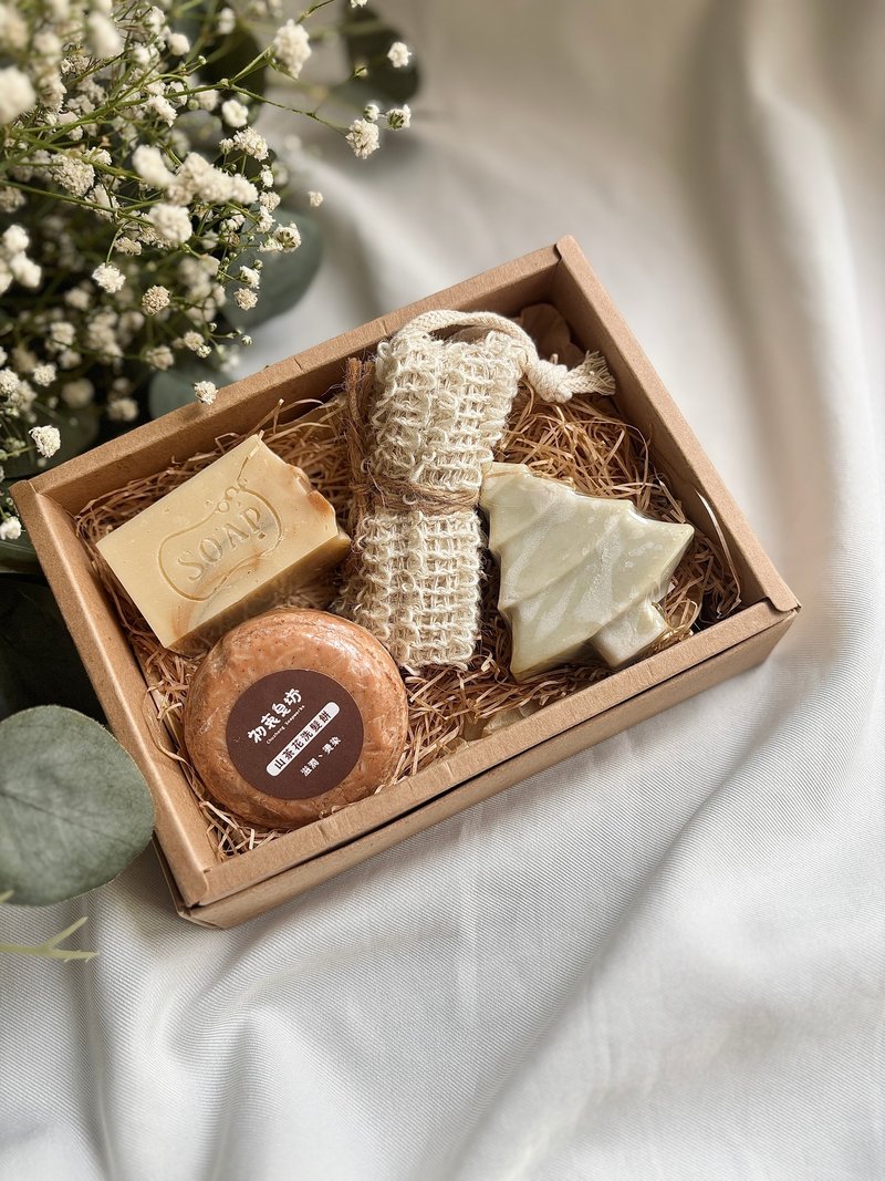 Handmade Soap Gift Box / Christmas Gift Box / Christmas Gift Exchange - สบู่ - วัสดุอื่นๆ 