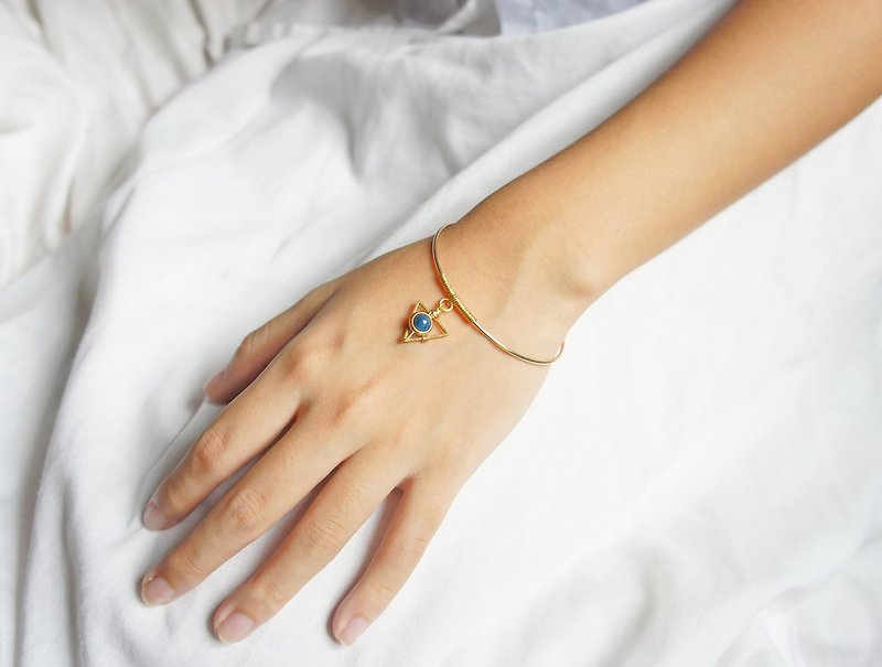 Myth Tiny - Triangle aquamarine crystal Stone bracelet retro geometric detail - Bracelets - Gemstone Blue