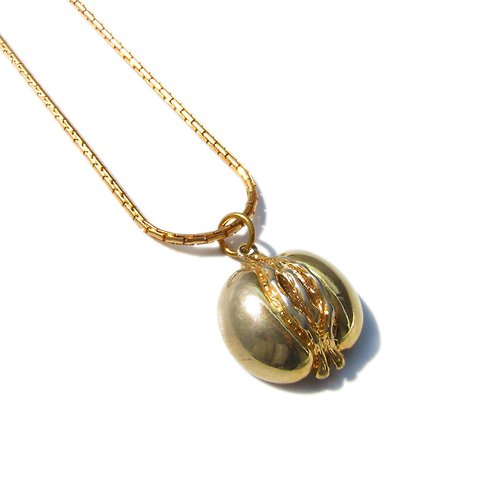 panic-art-market Vintage AUSTRIA pomegranate motif gold tone necklace